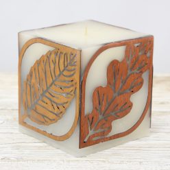 Őszi gyertya falevelekkel évszakgyertya