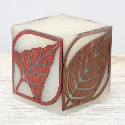 Őszi gyertya falevelekkel évszakgyertya