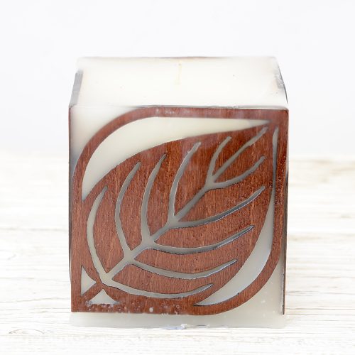 Őszi gyertya falevelekkel évszakgyertya