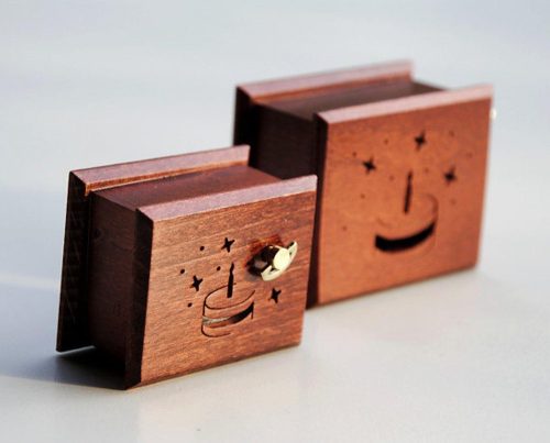 Születésnapi ajándék zenedoboz felhúzható piros