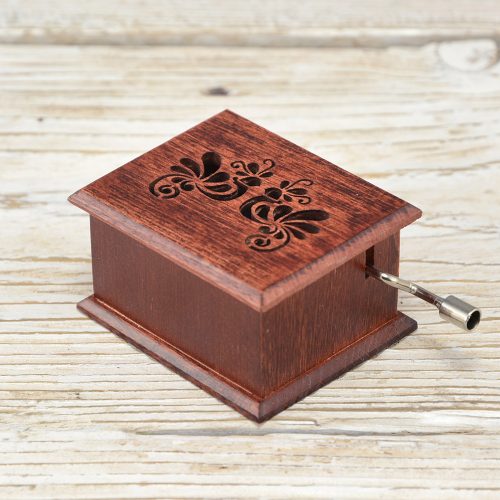 Tavaszi szél vizet áraszt zenedoboz mahagóni